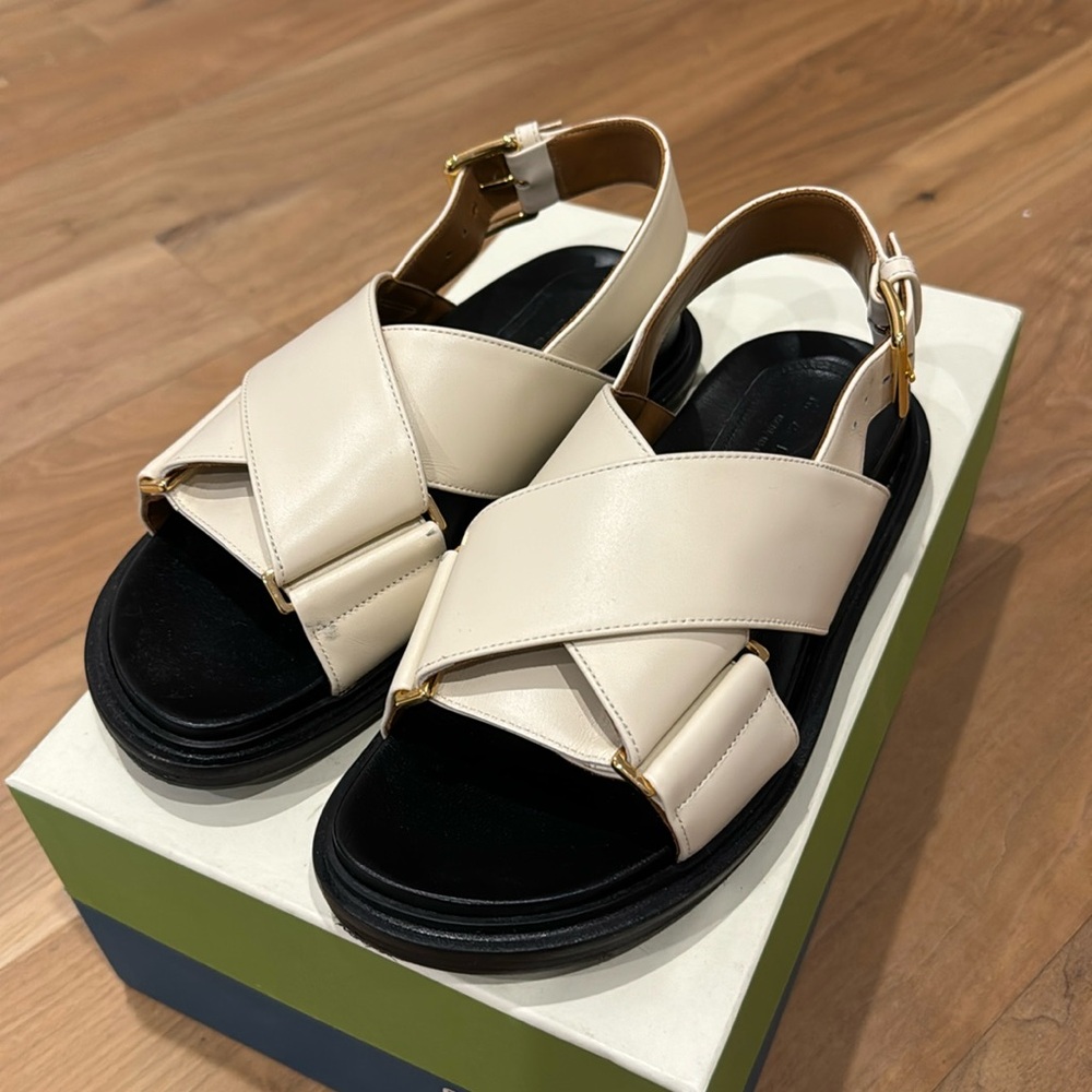 Marni white leather fussbett sandals (size 6)